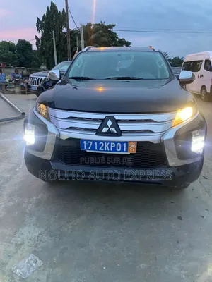 Photo - Mitsubishi Pajero 2022 Noir