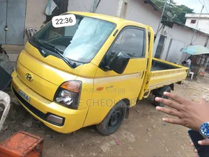 Photo - Hyundai Porter II 2019 Jaune