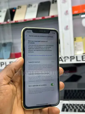 Pomme iPhone 11 64 GB Jaune