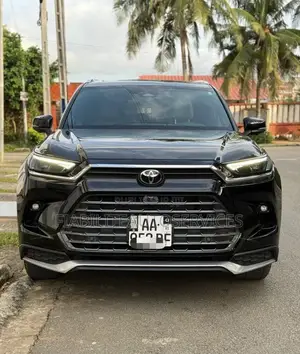 Toyota Grand Highlander Hybrid 2024 Noir