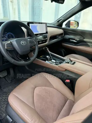 Toyota Grand Highlander Hybrid 2024 Noir
