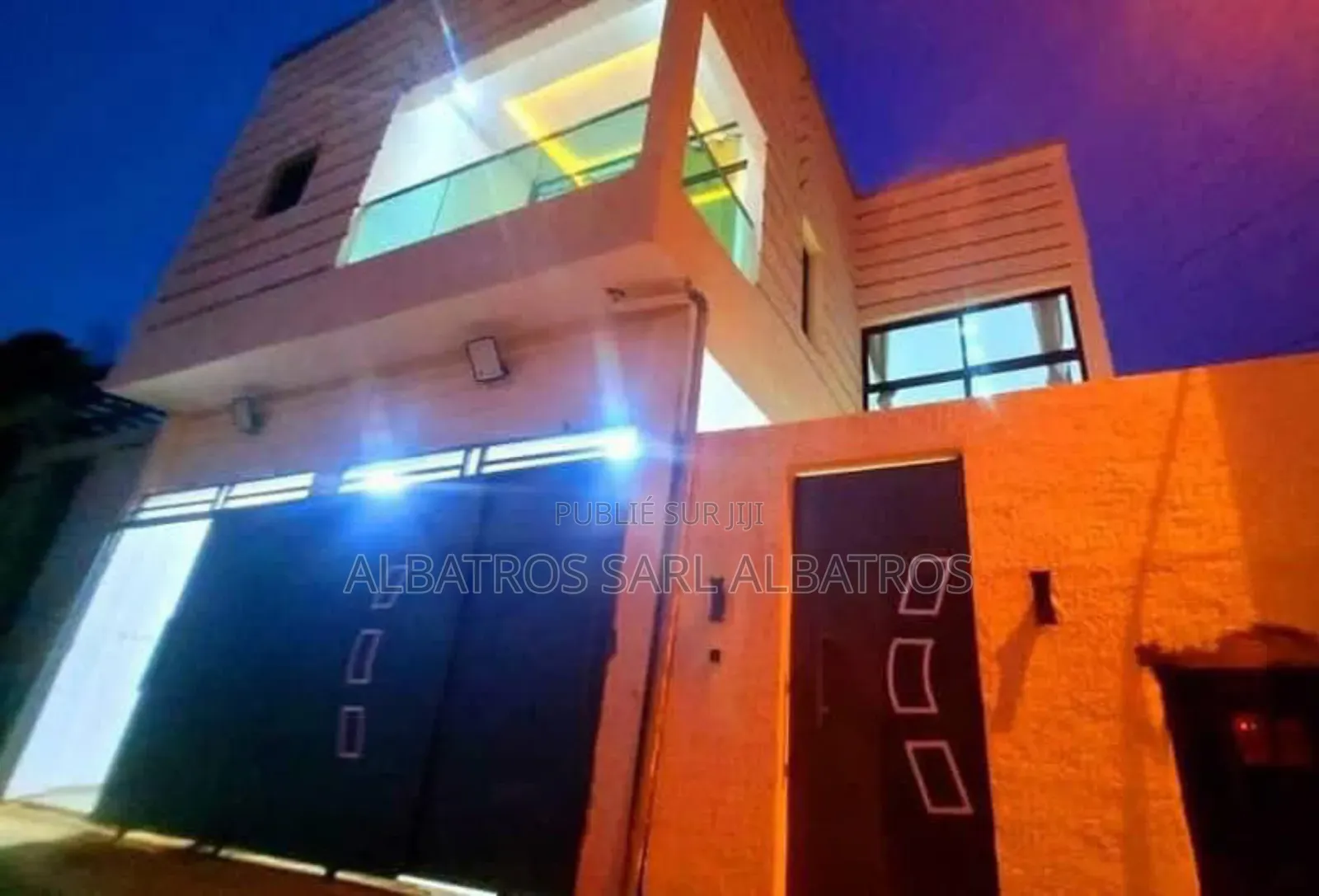 Furnished 7chbre Maison de ville/terrasse dans Villa Duplexe, Cocody