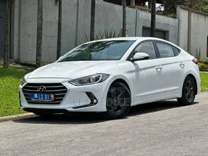 Photo - Hyundai Avante 2018 Blanc
