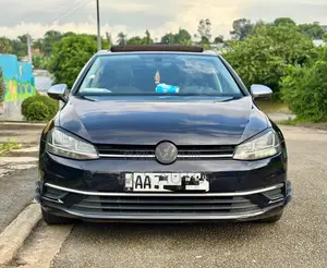 Photo - Volkswagen Golf SportWagen 2021 Noir