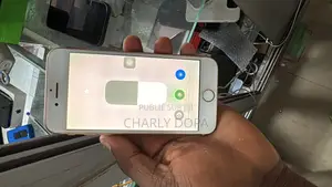 Photo - Apple iPhone 8 64 GB Doré