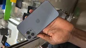 Pomme iPhone 13 Pro Max 128 GB Bleu