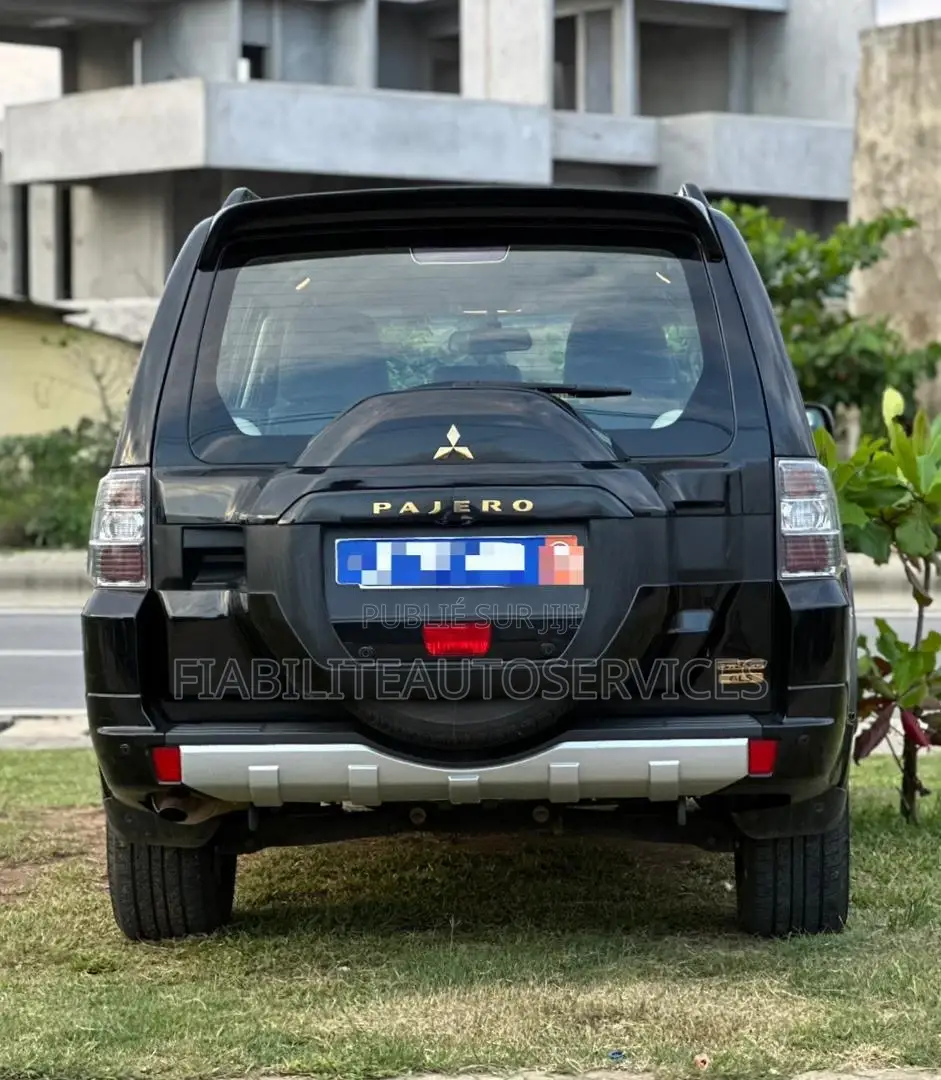 Mitsubishi Pajero 2022 Noir