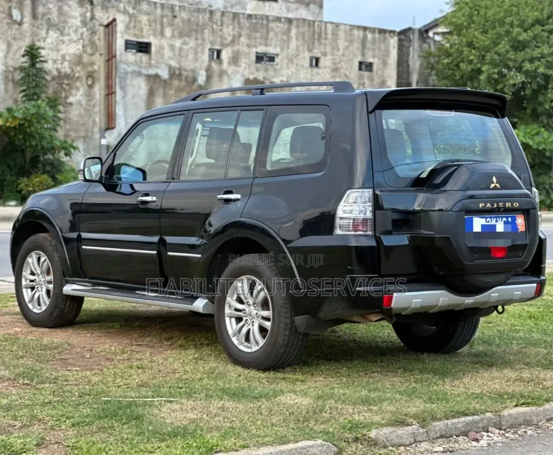 Mitsubishi Pajero 2022 Noir