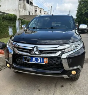 Photo - Mitsubishi Pajero 2019 Noir