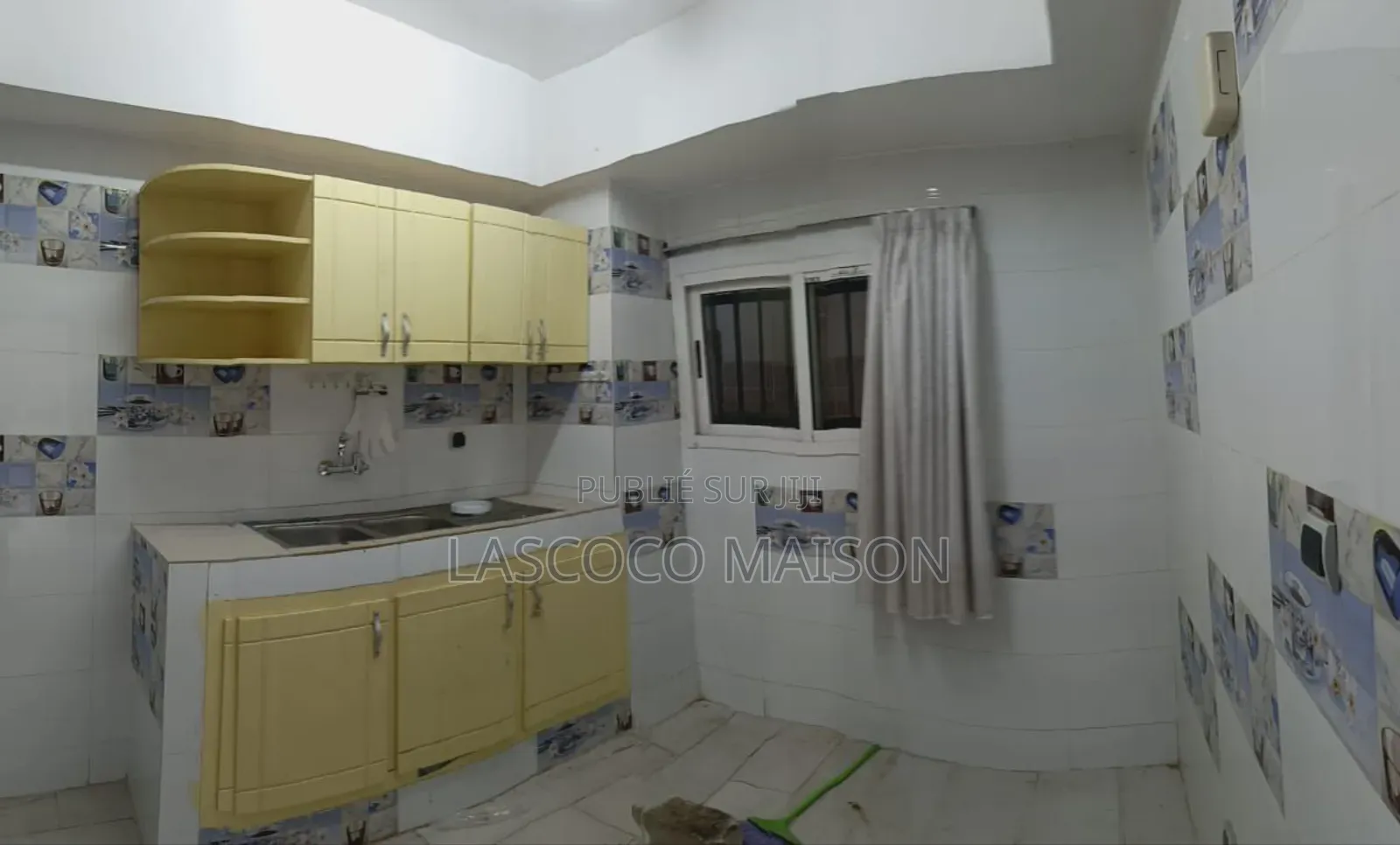 2chbre Appartement dans Lascoco Maison, Cocody à Louer