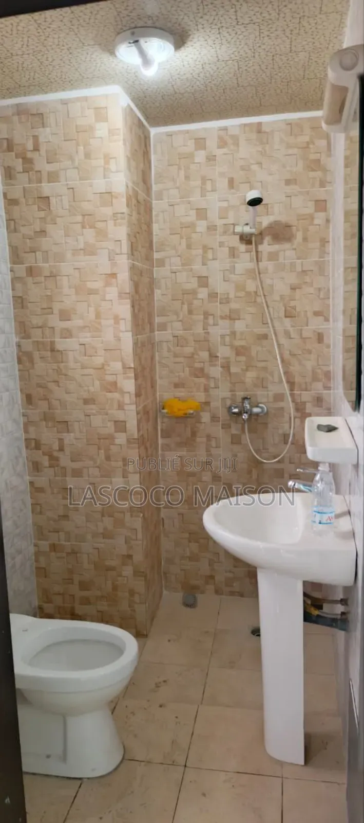 2chbre Appartement dans Lascoco Maison, Cocody à Louer