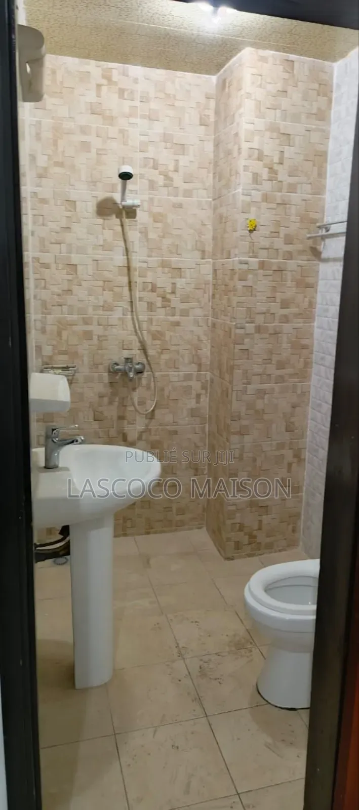 2chbre Appartement dans Lascoco Maison, Cocody à Louer