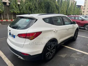 Hyundai Santa Fe GLS 4dr SUV (3.3L 6cyl 6A) 2014 Blanc