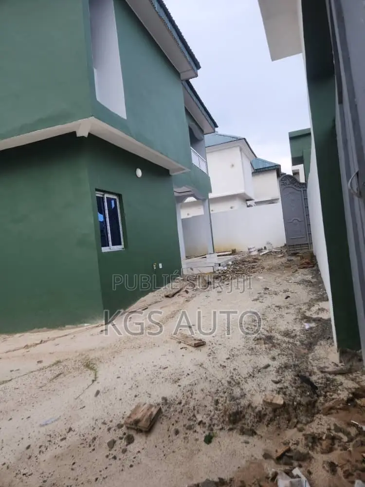 5chbre Duplex dans Kgs, Songon à Vendre