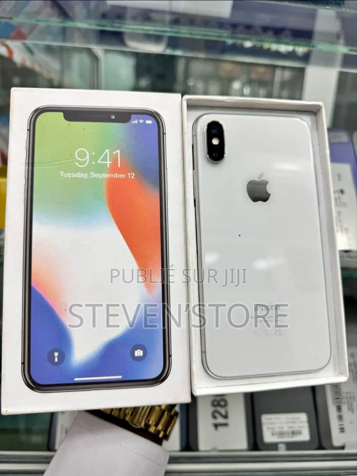 Neuf Apple iPhone X 64 GB Autre