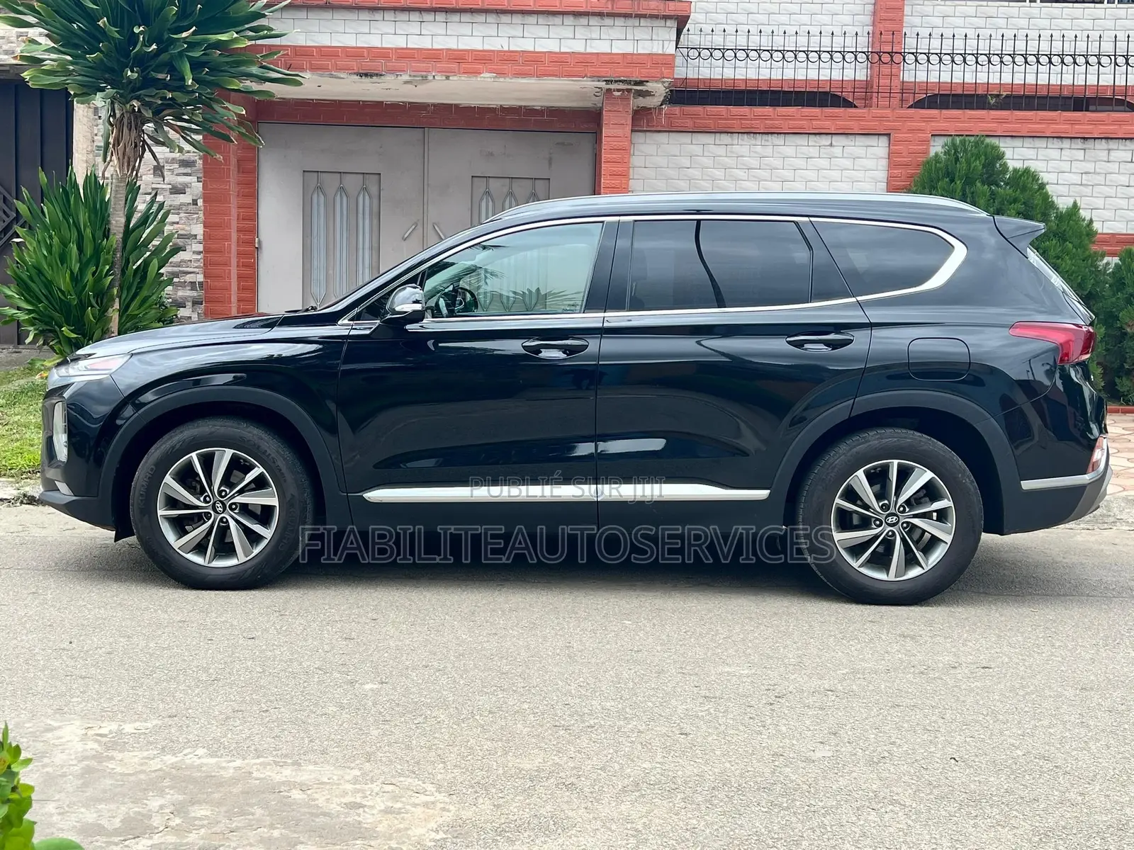 Hyundai Santa Fe SE 2021 Noir