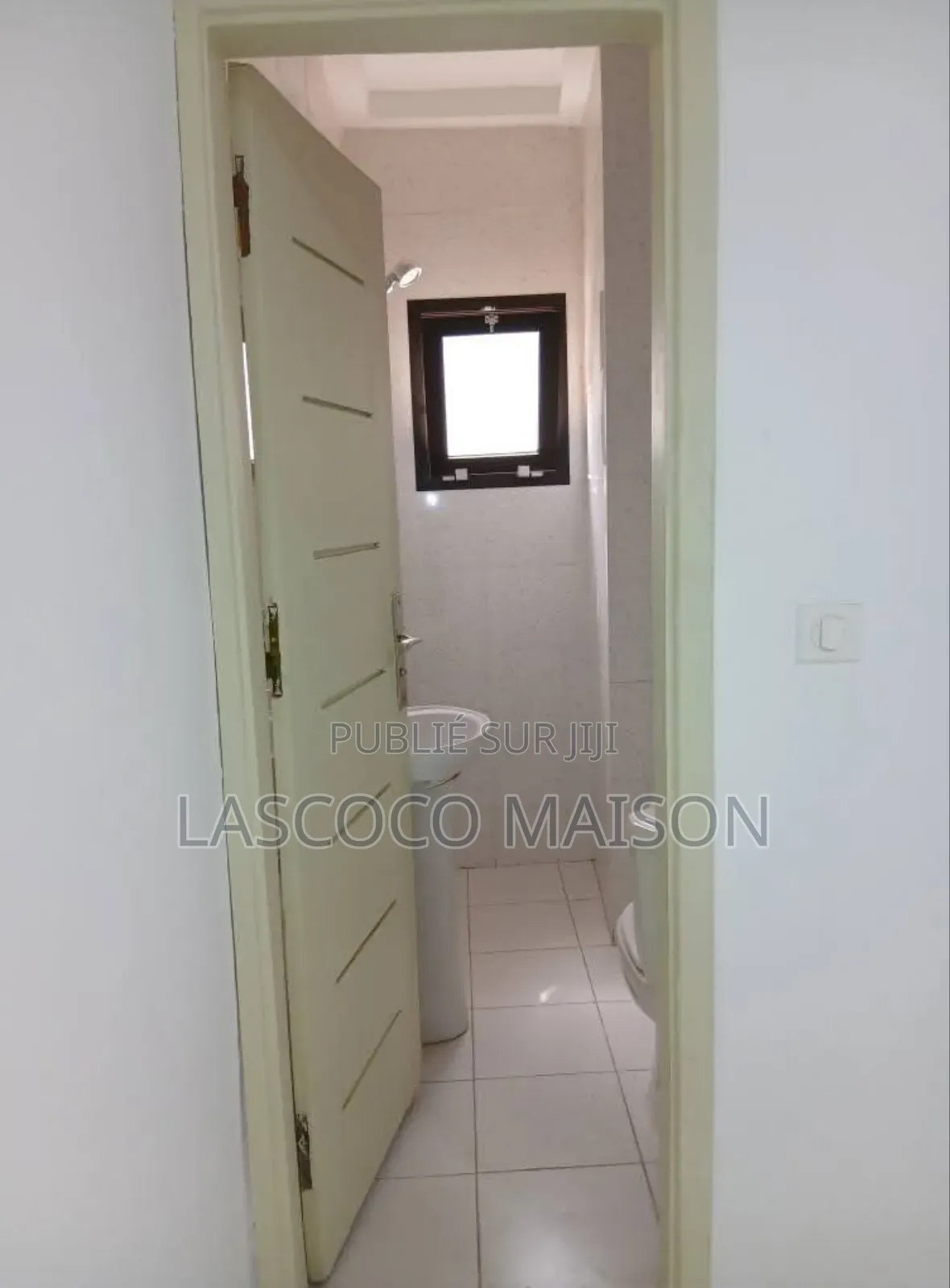 2chbre Appartement dans Lascoco Maison, Cocody à Louer