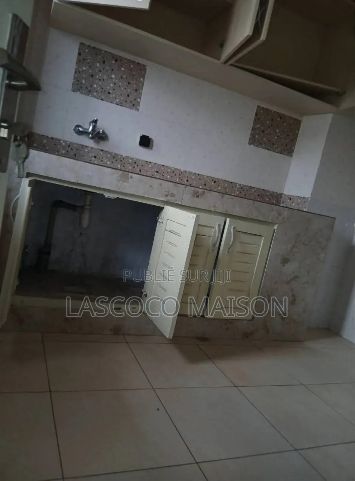 2chbre Appartement dans Lascoco Maison, Cocody à Louer