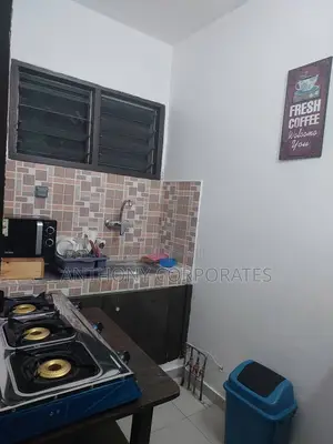 Cocody Blockhaus Appartement De 02 Pièces Meublée