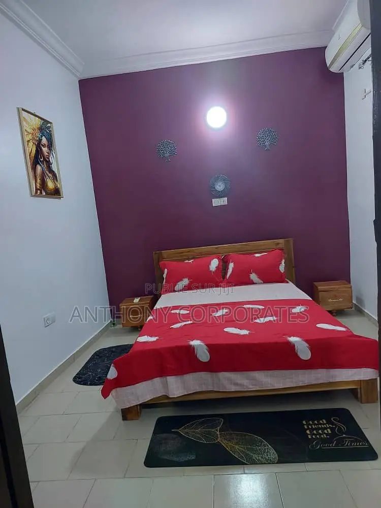 Cocody Blockhaus Appartement De 02 Pièces Meublée