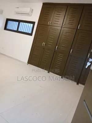 2chbre Appartement dans Lascoco Maison, Cocody à Louer