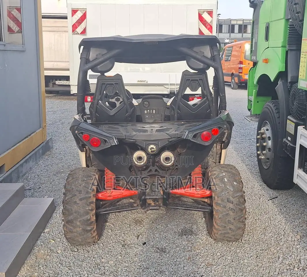 Can-Am Autre 2012 Blanc