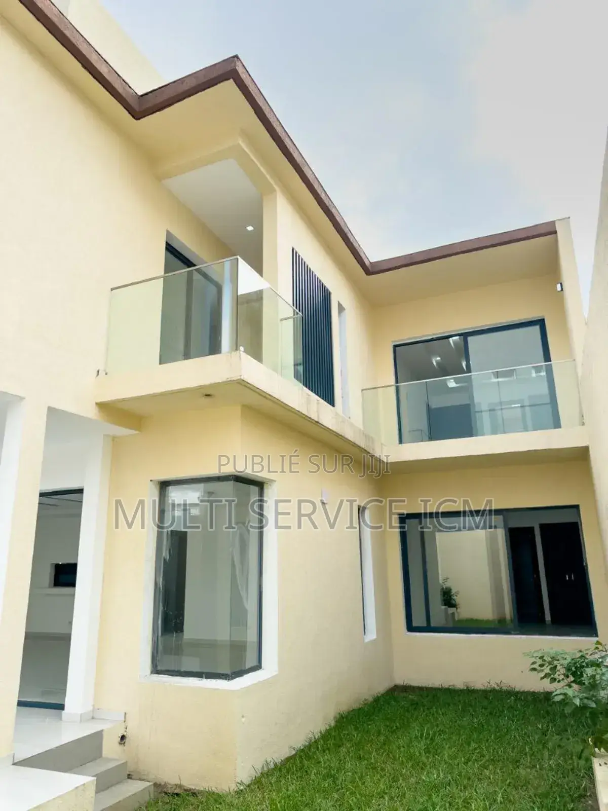 7chbre Duplex dans Ismaël Coulibaly, Cocody à Louer