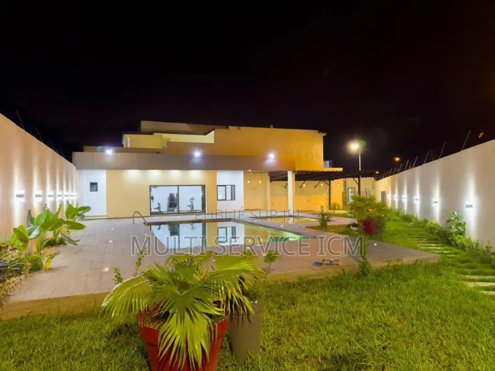 7chbre Duplex dans Ismaël Coulibaly, Cocody à Louer