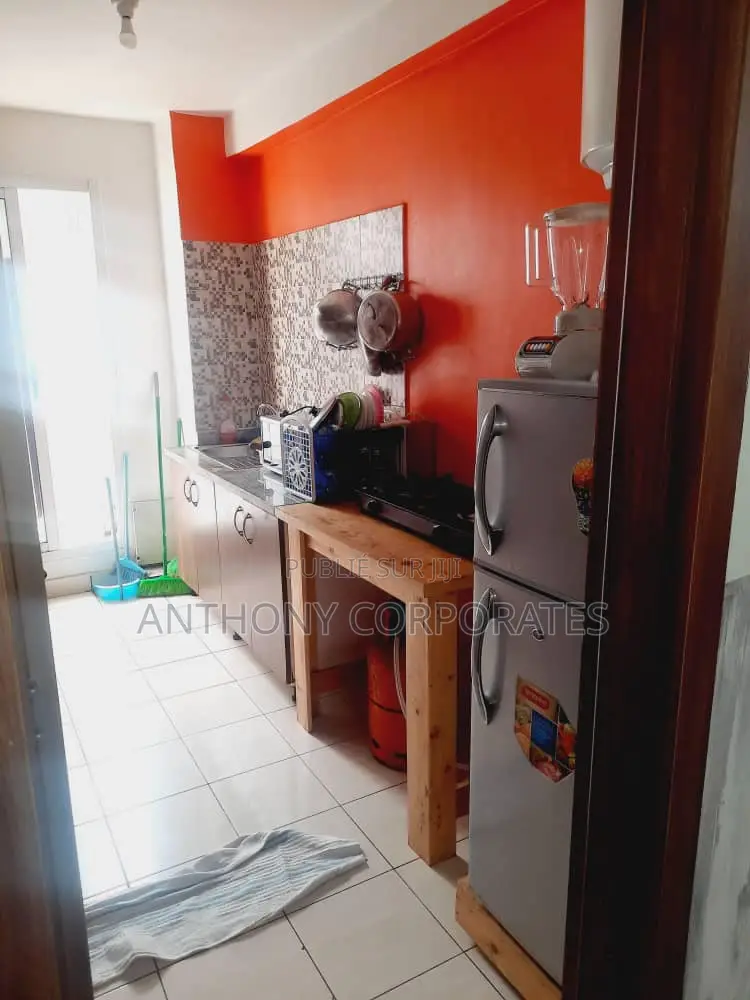 Furnished 3chbre Appartement dans Anthony Herve, Cocody à Louer