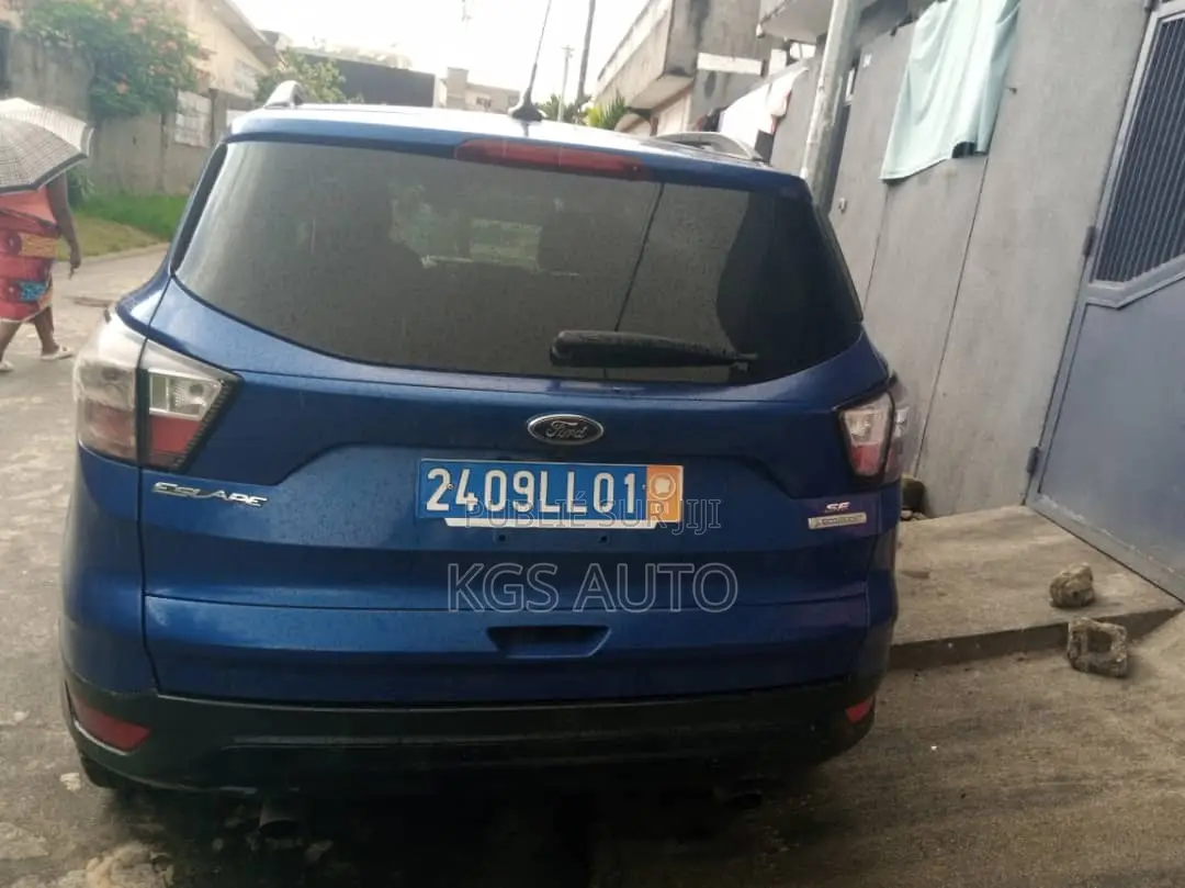Ford Escape SE FWD 2018 Bleu