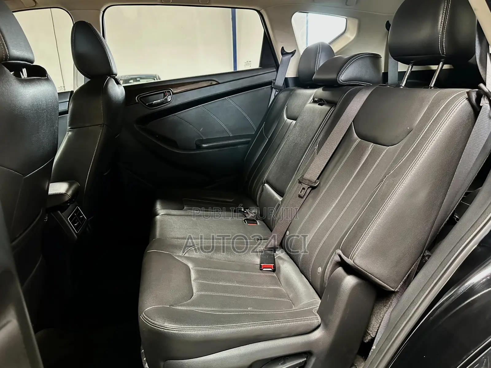 Dongfeng Glory 2022 Black