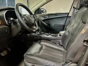 Dongfeng Glory 2022 Black