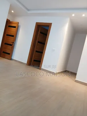 3chbre Appartement dans Lascoco Maison, Cocody à Louer