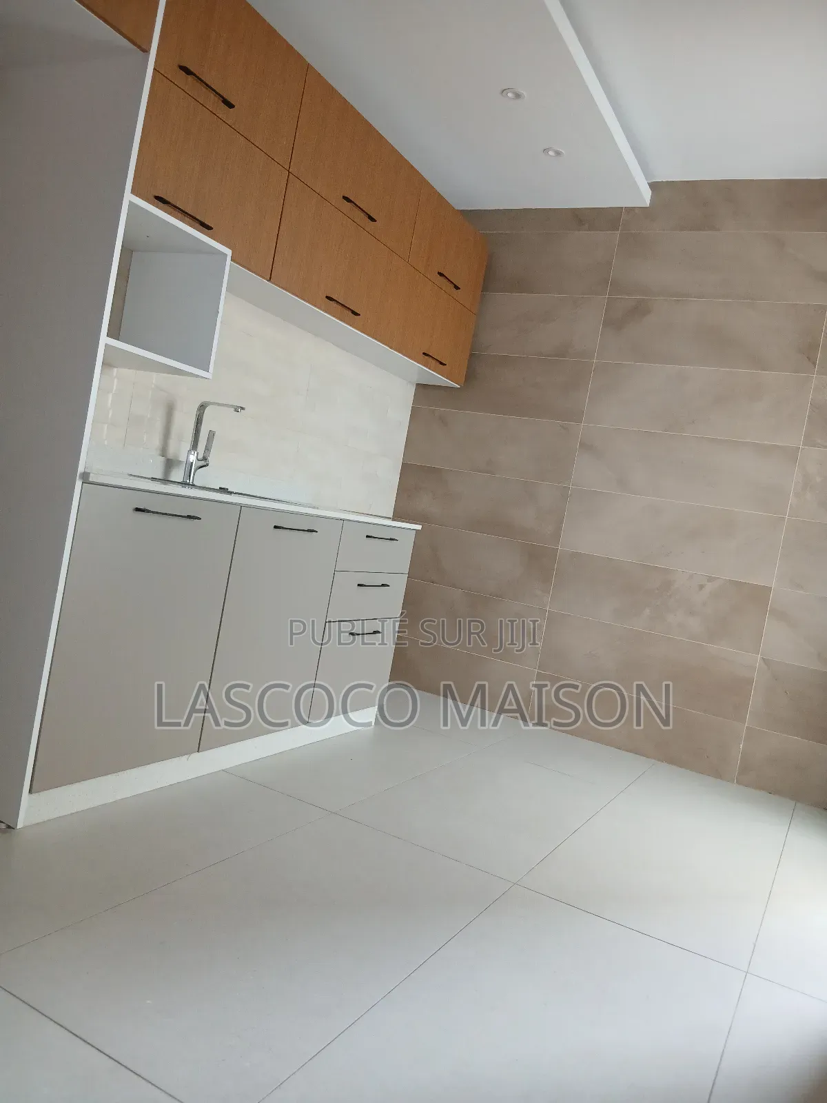 3chbre Appartement dans Lascoco Maison, Cocody à Louer