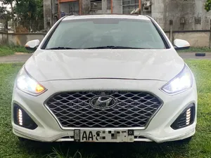 Photo - Hyundai Sonata Limited 2019 Blanc