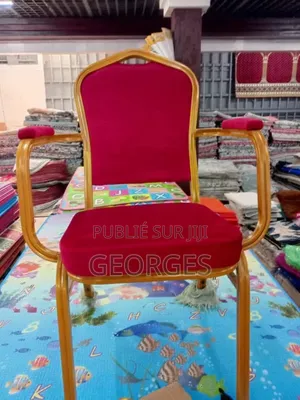 Photo - Chaises Vip Avec Accoudoirs
