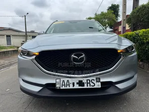 Photo - Mazda CX-5 2021 Gris