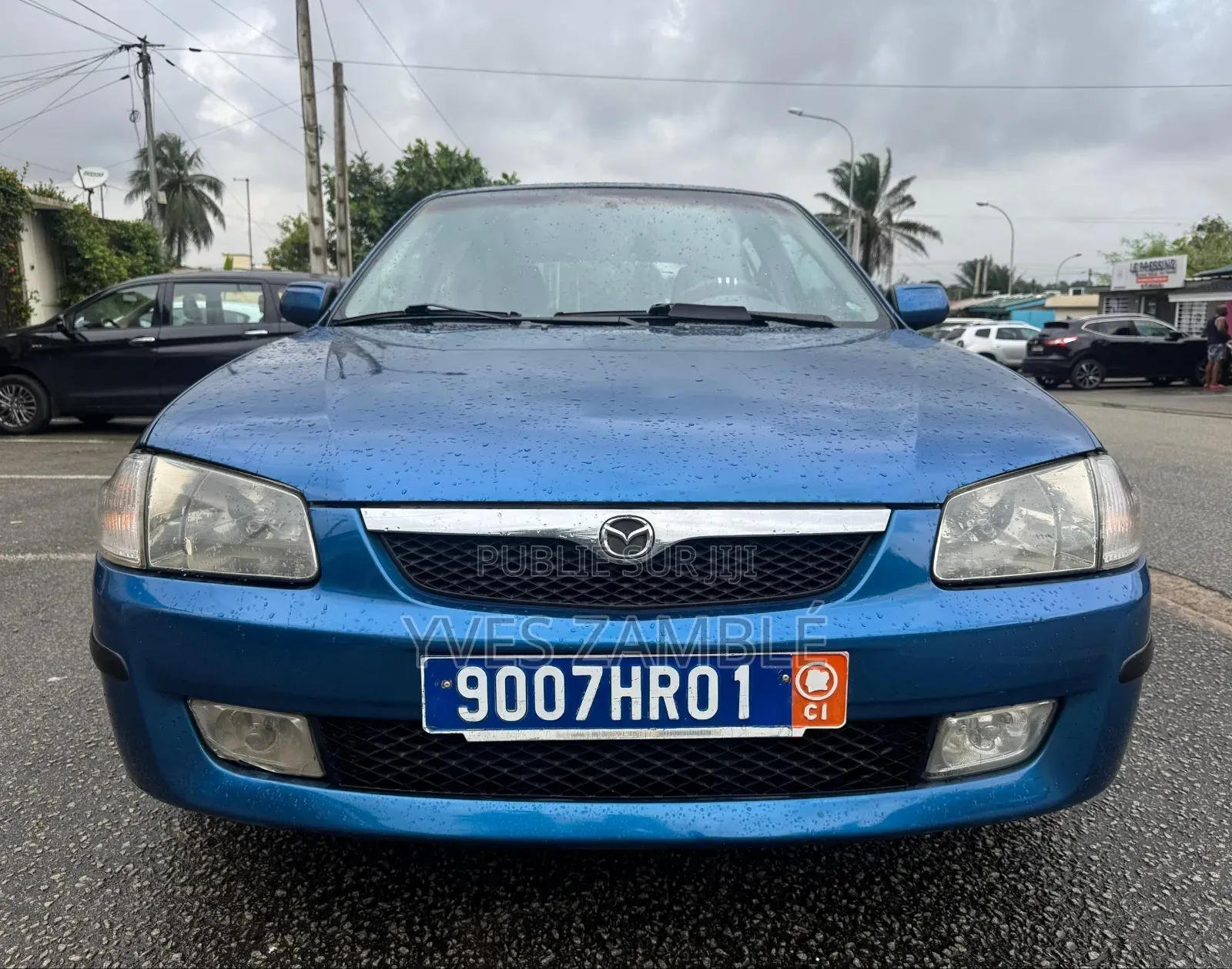 Mazda 323 1999 Bleu