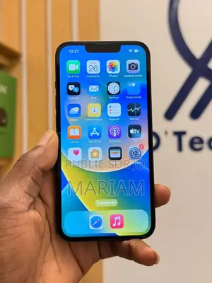 Photo - New Pomme iPhone 14 128 GB Noir