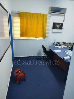 Furnished 5chbre Villa dans Zié Multi-Service, Yopougon à Vendre