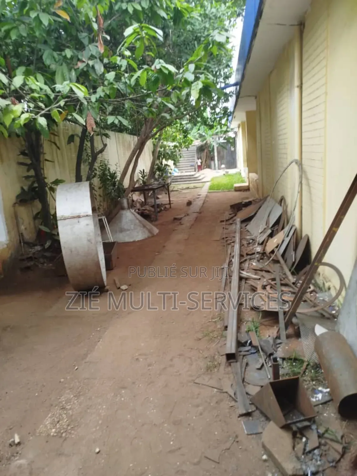 Furnished 5chbre Villa dans Zié Multi-Service, Yopougon à Vendre