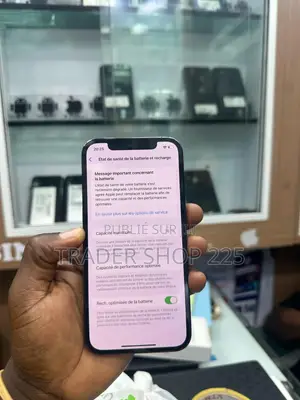 Photo - Pomme iPhone 12 Pro 128 GB Noir