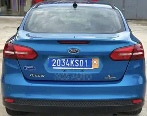 Ford Focus SE Sedan FWD (1.0L 3cyl 6M) 2017 Bleu