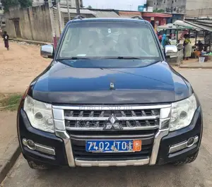 Photo - Mitsubishi Pajero V80 3.8 V6 GLS 2019 Noir