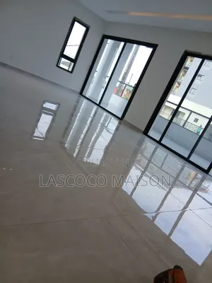 3chbre Appartement dans Lascoco Maison, Cocody à Louer