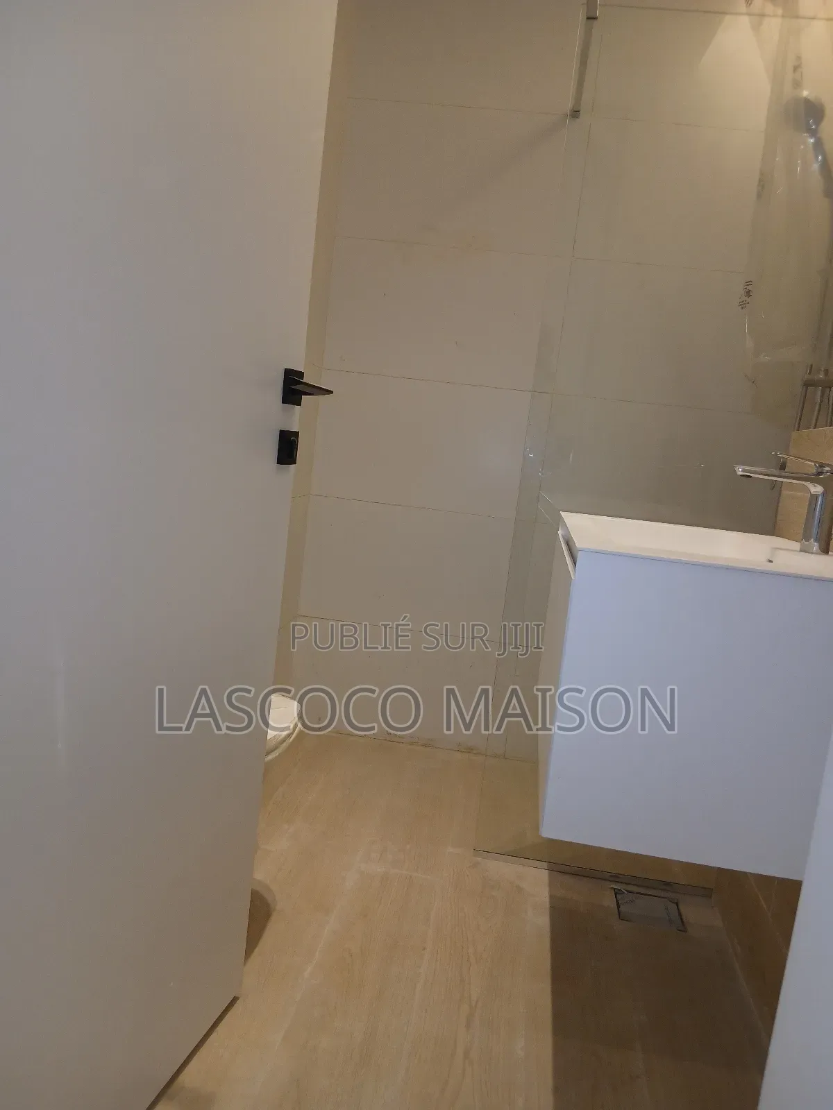 3chbre Appartement dans Lascoco Maison, Cocody à Louer