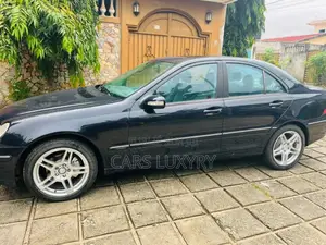 Photo - Mercedes-Benz C200 2000 Noir