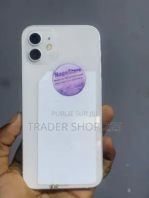 Photo - New Pomme iPhone 12 64 GB Blanc