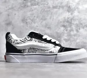 Photo - Vans Knu School