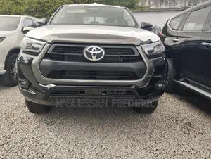 Photo - New Toyota Hilux 2025 Black